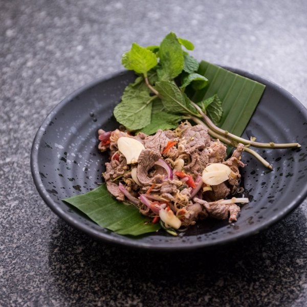 03 Spicy beef salad with lemon grass and mint