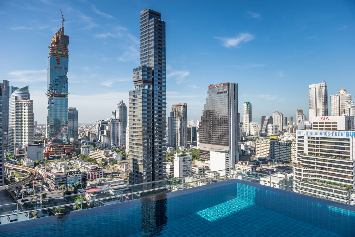 Amara Bangkok Rooftop infinity pool
